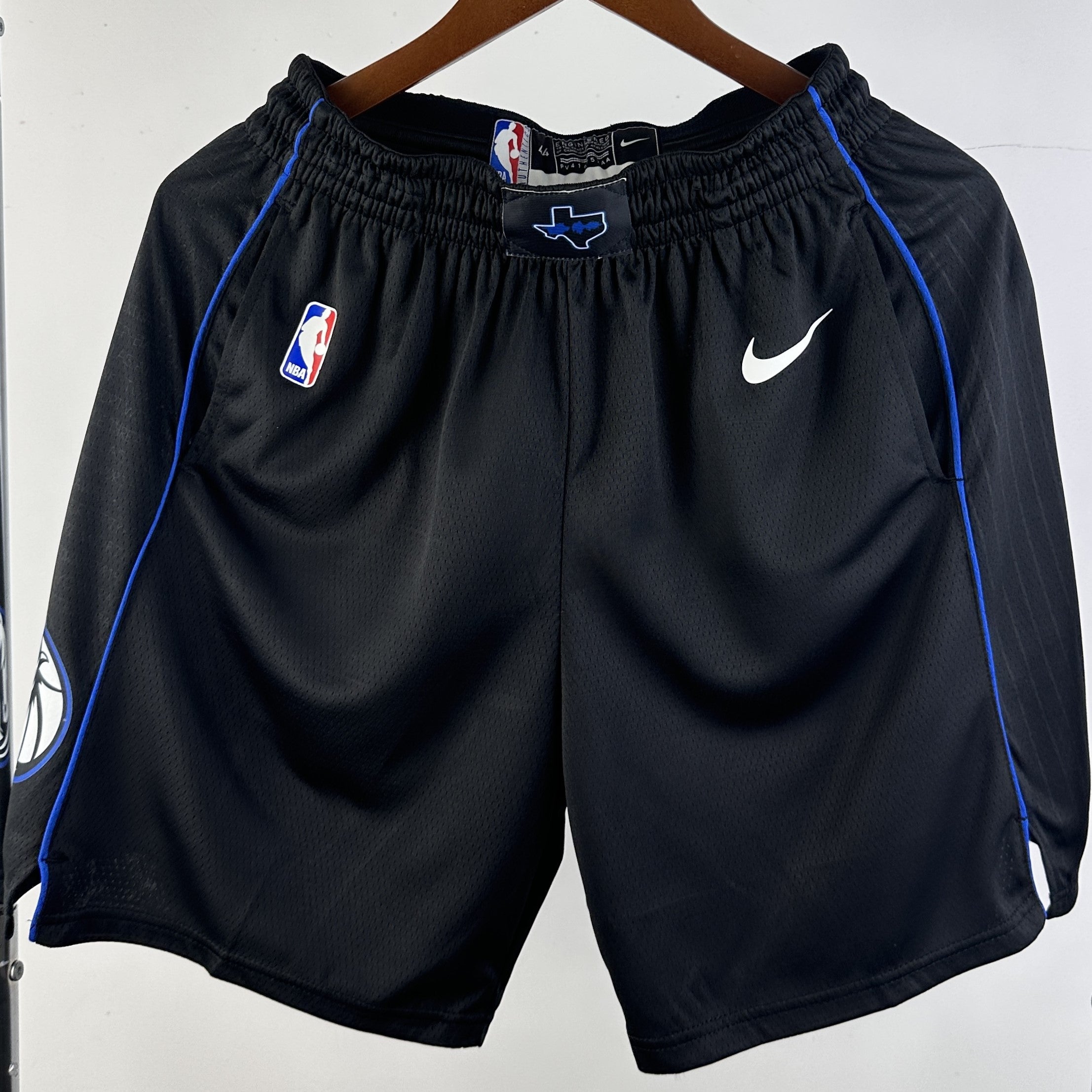 DALLAS MAVERICKS short