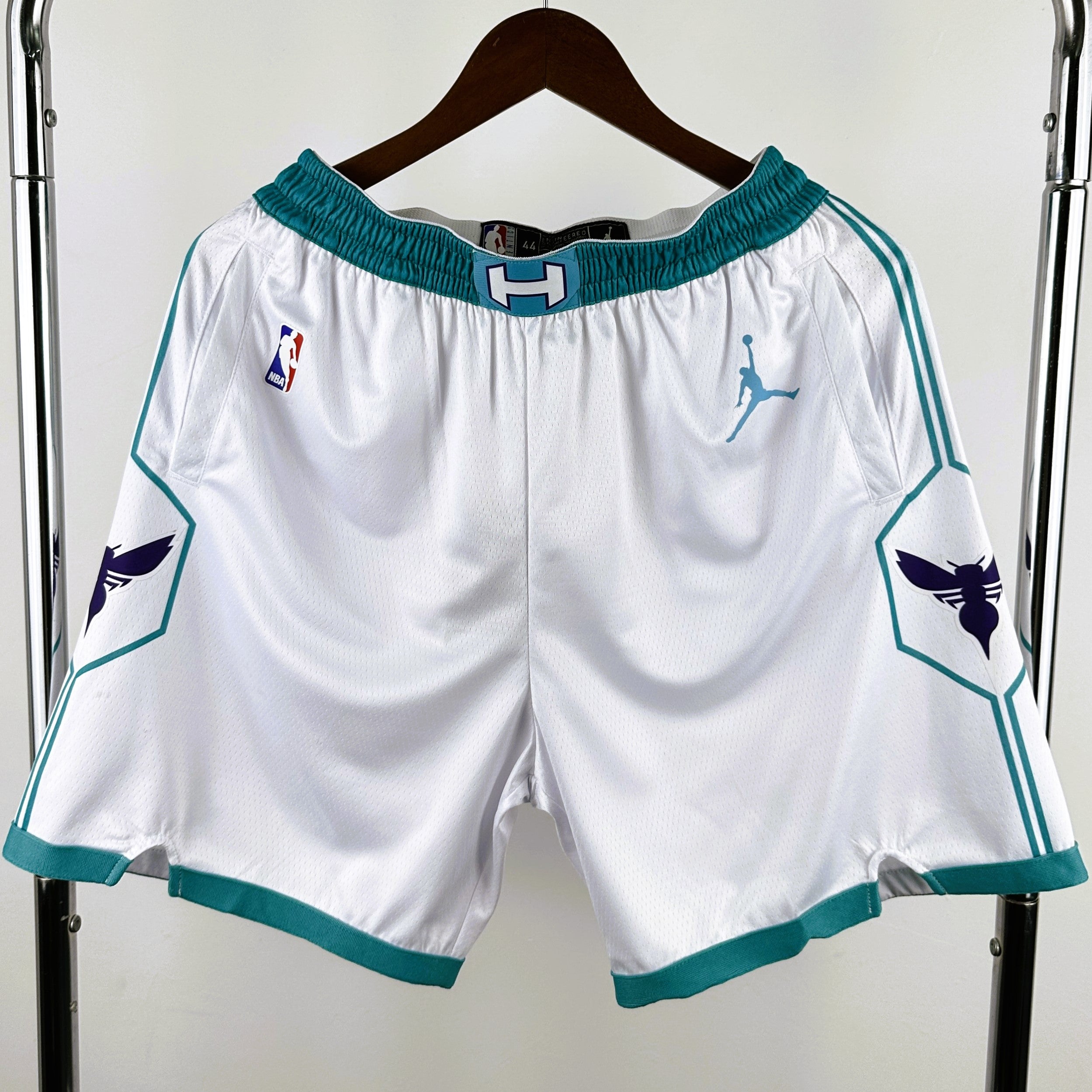 CHARLOTTE HORNETS short