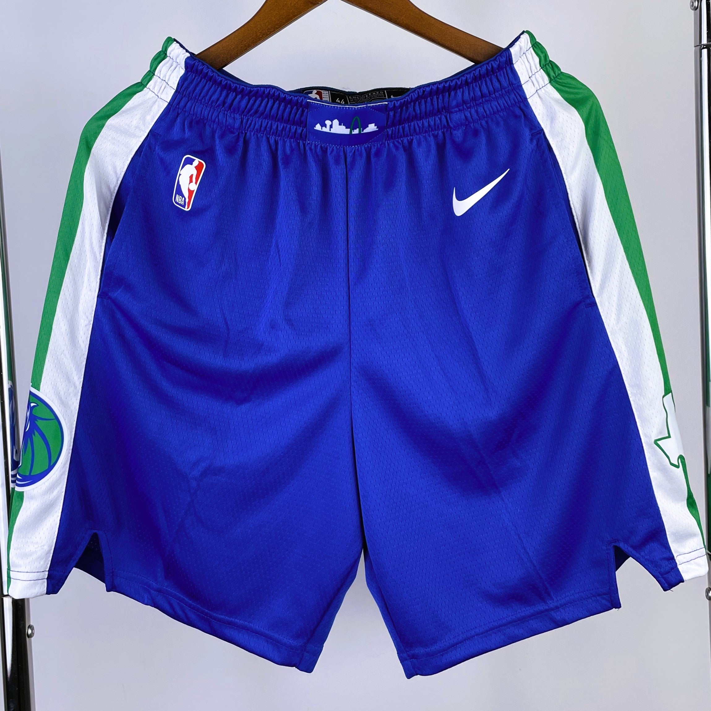 DALLAS MAVERICKS short