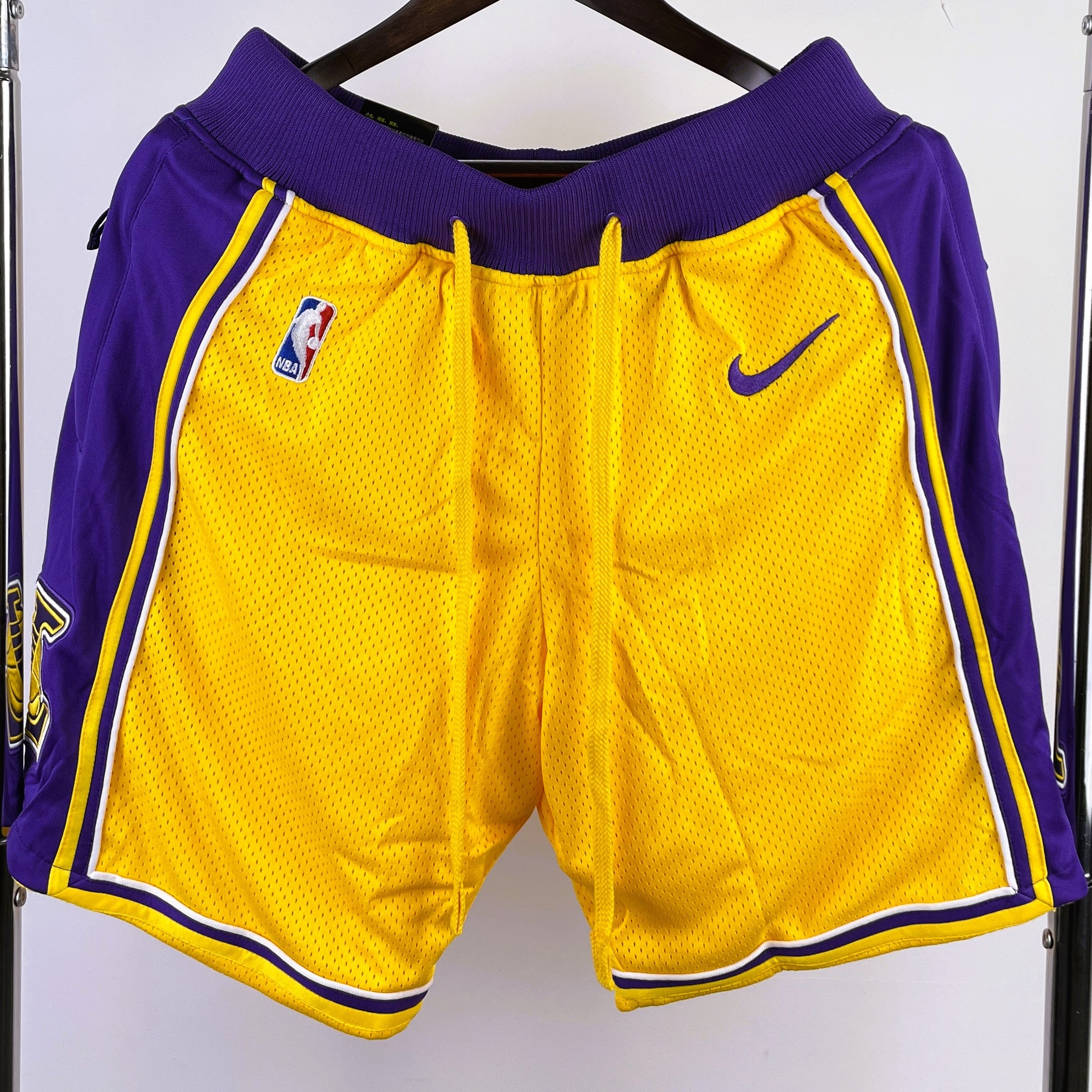 LOS ANGELES LAKERS short