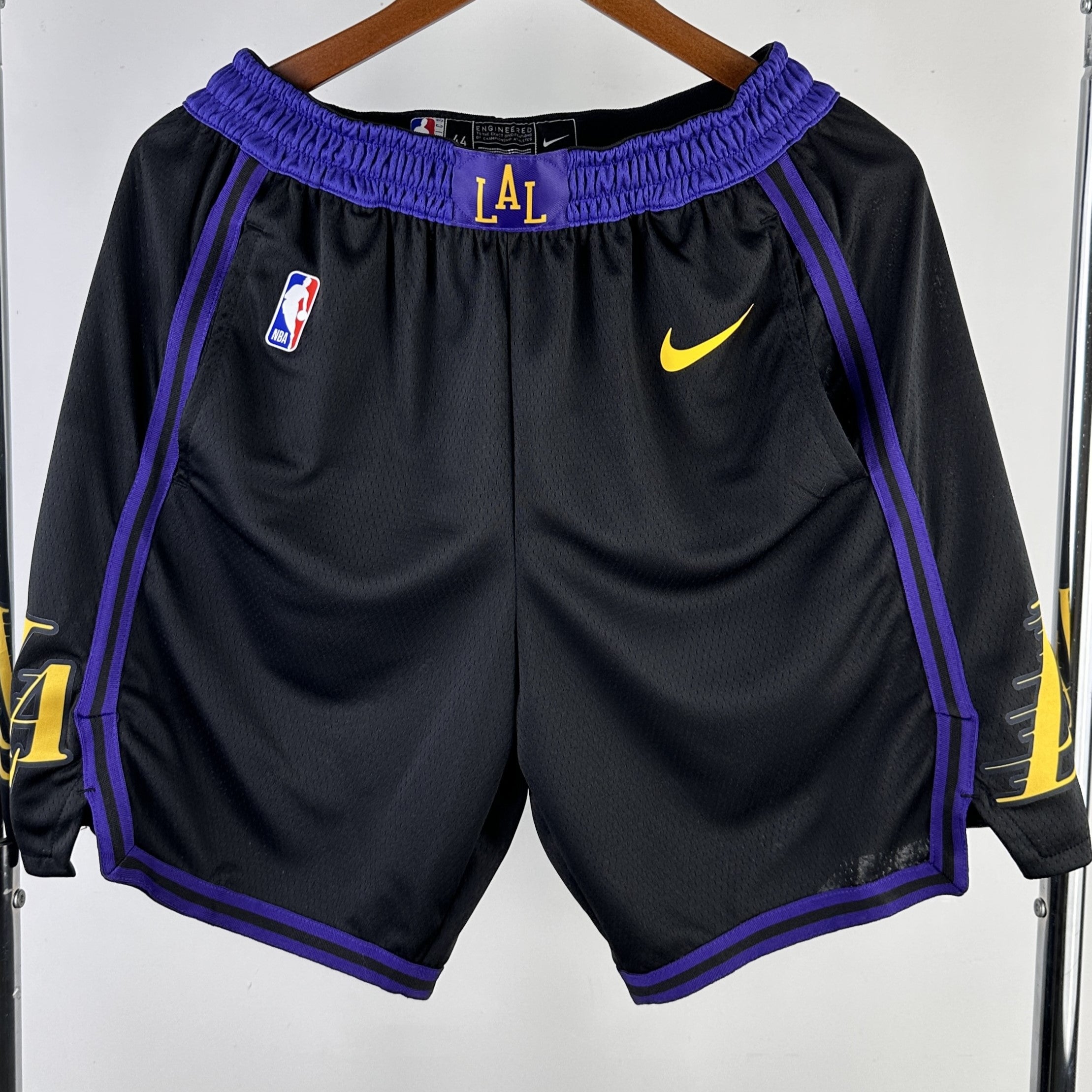 LOS ANGELES LAKERS short