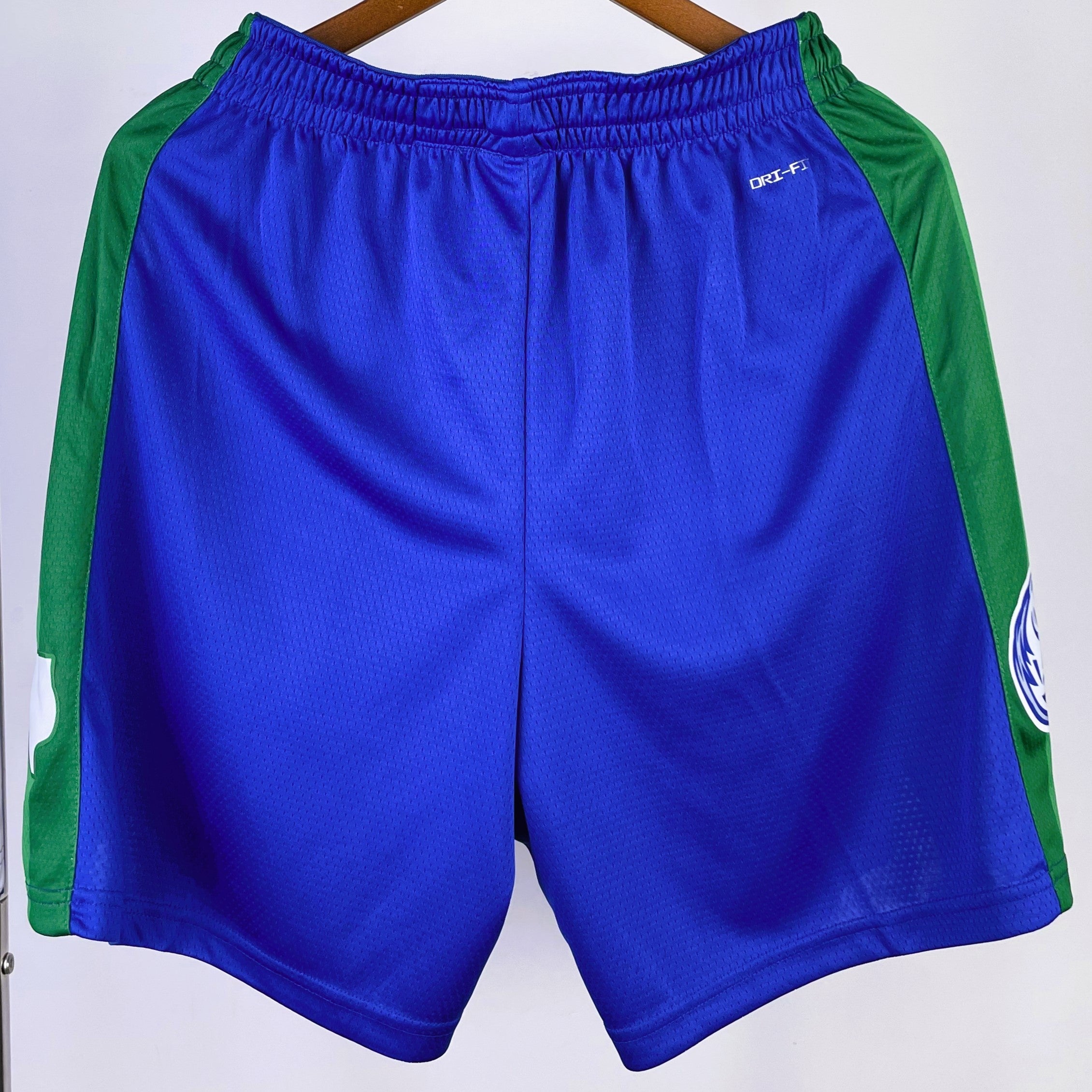 DALLAS MAVERICKS short