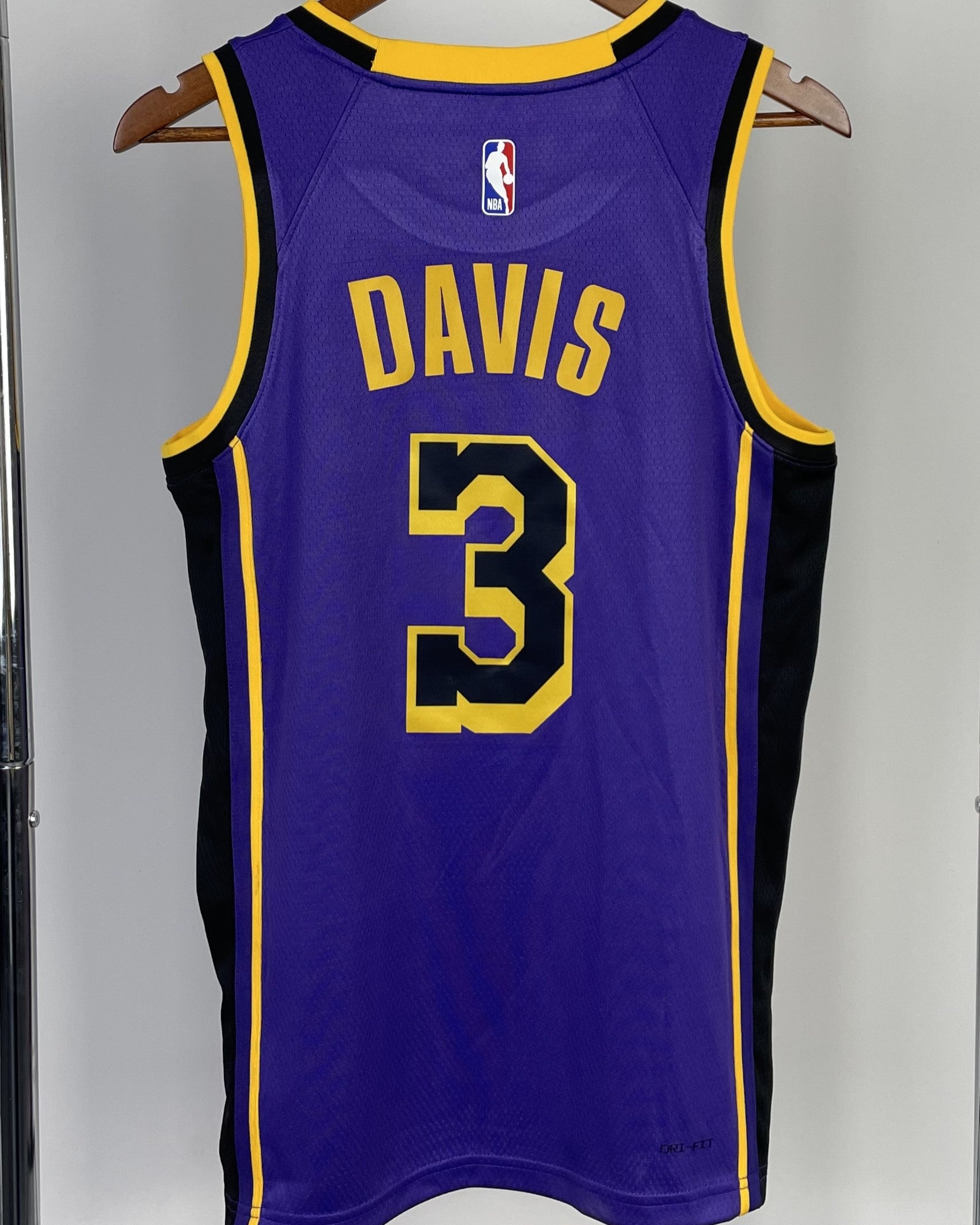 DAVIS ANTHONY (LaL)