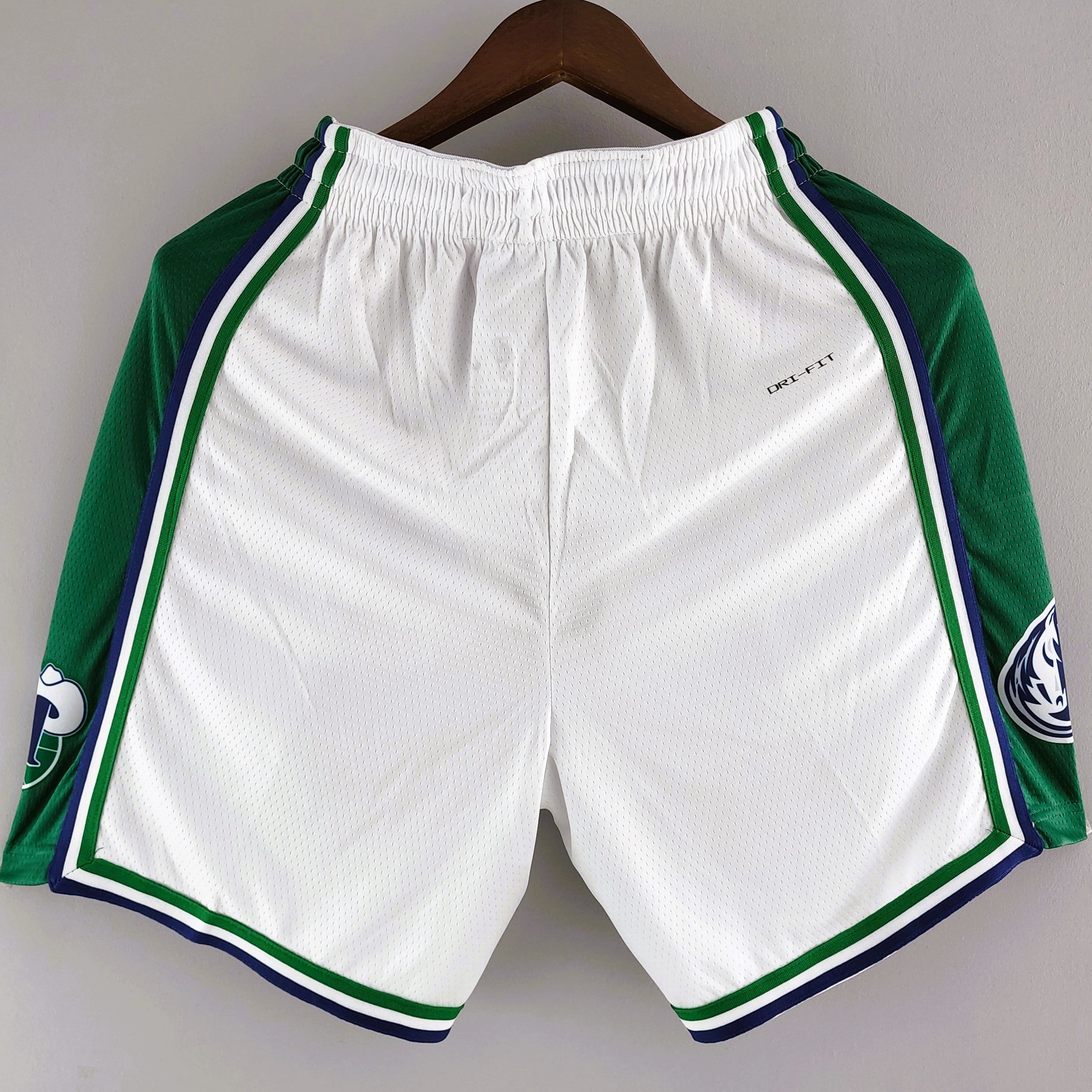 DALLAS MAVERICKS short