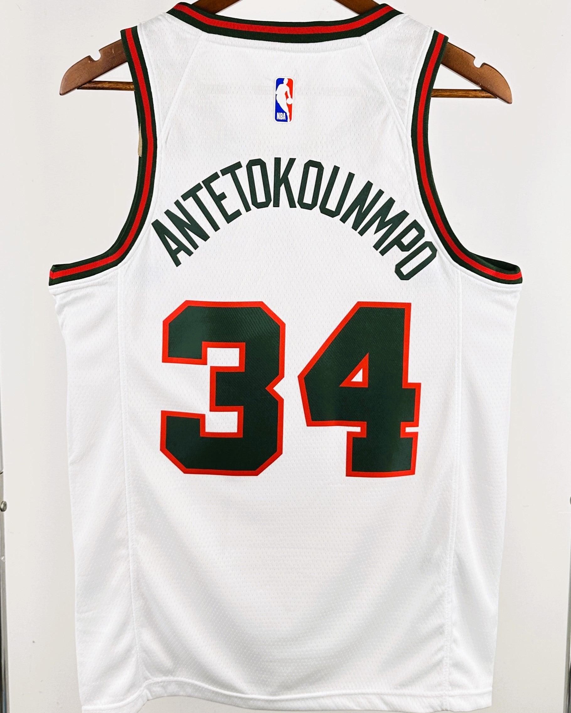 ANTETOKOUNMPO GIANNIS (Mil)