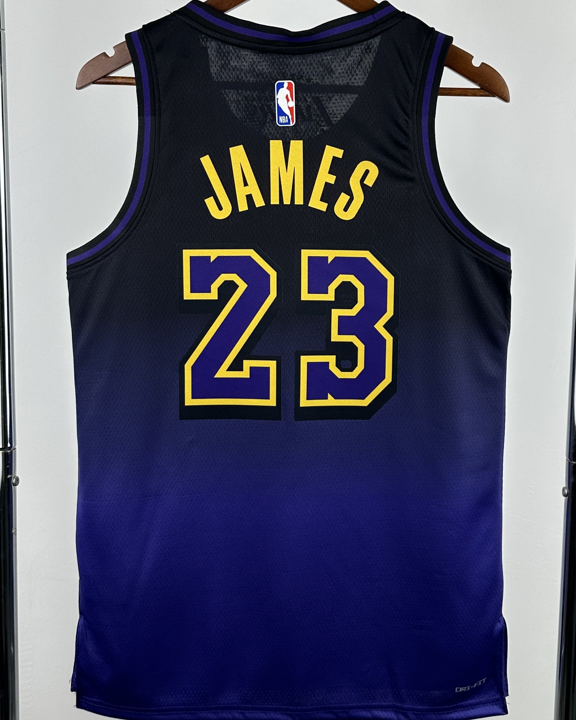 JAMES LEBRON (LaL)