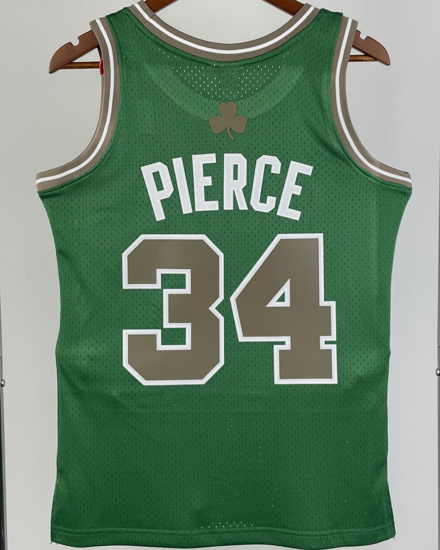 PIERCE PAUL (Bos)