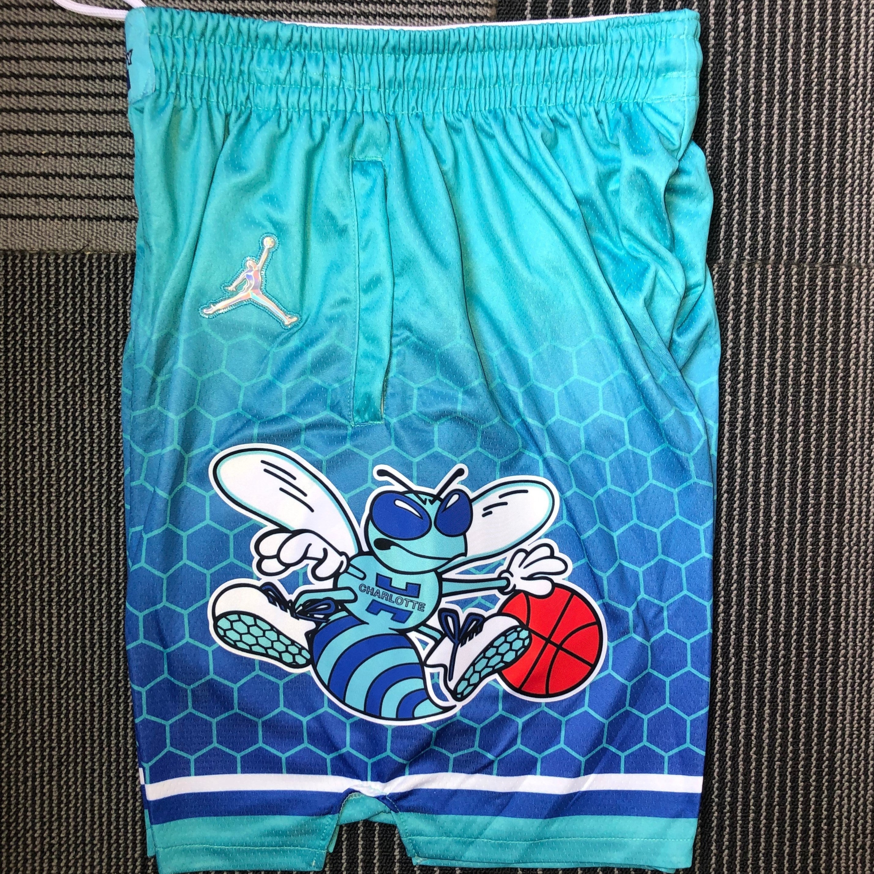 CHARLOTTE HORNETS short