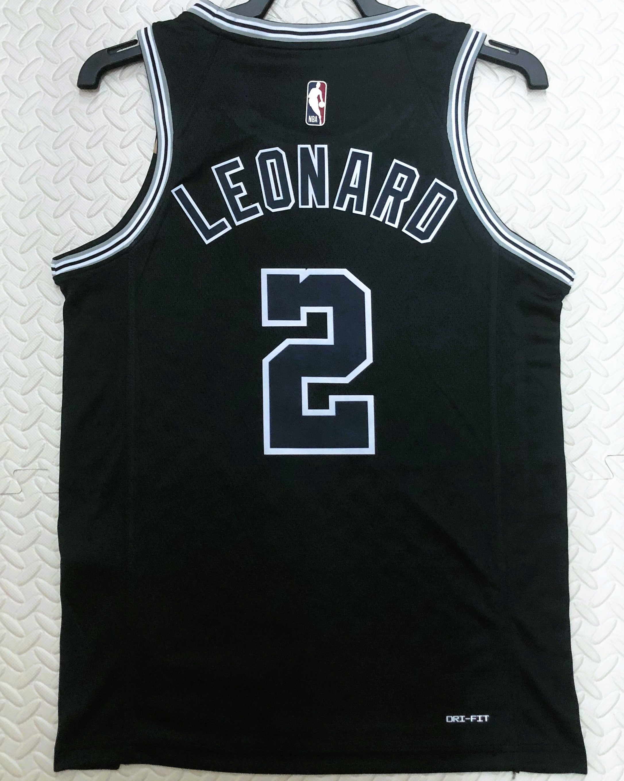 LEONARD KAWHI (San A)