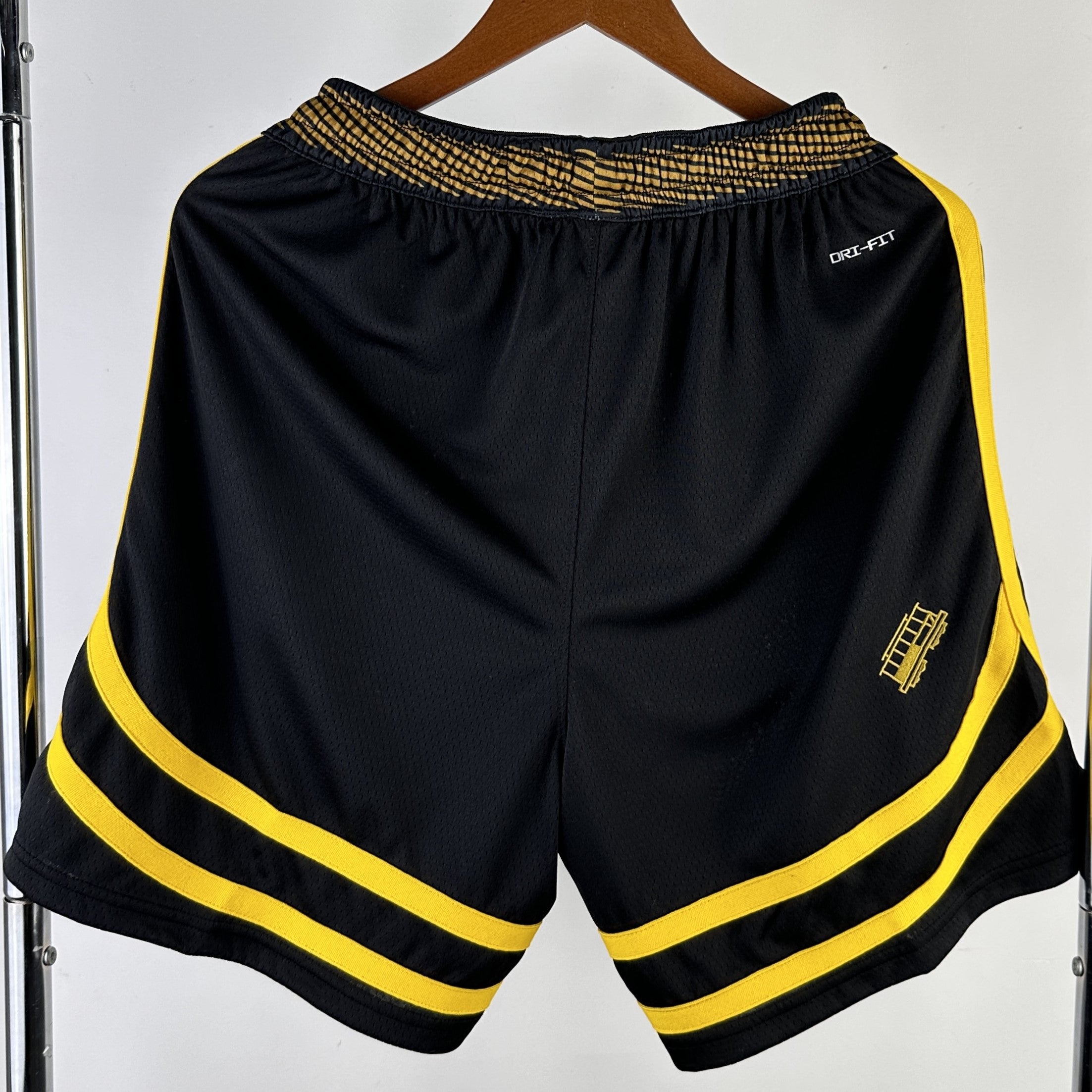 GOLDEN STATE WARRIORS short