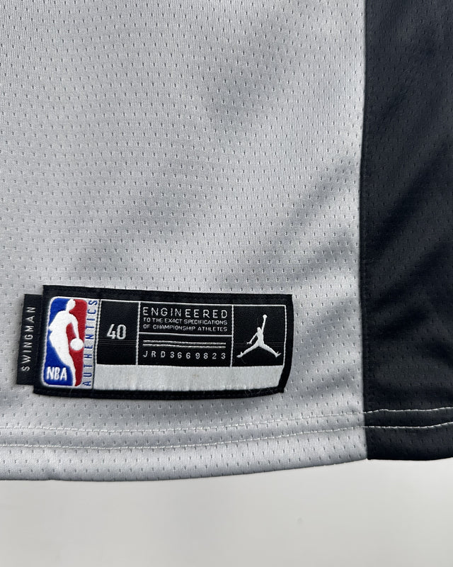LEONARD KAWHI (San Antonio Spurs)