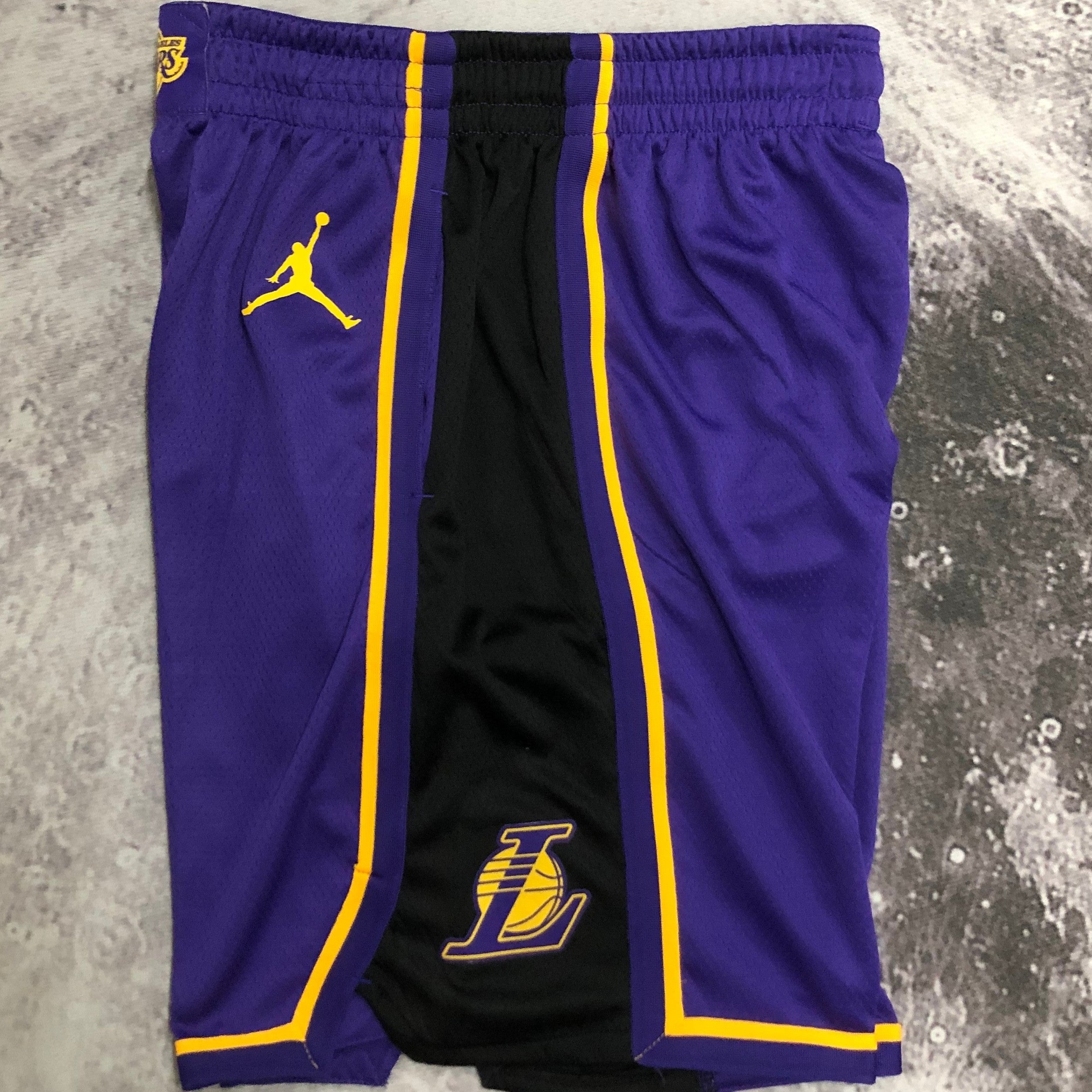 LOS ANGELES LAKERS short