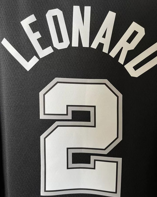 LEONARD KAWHI (San Antonio Spurs)