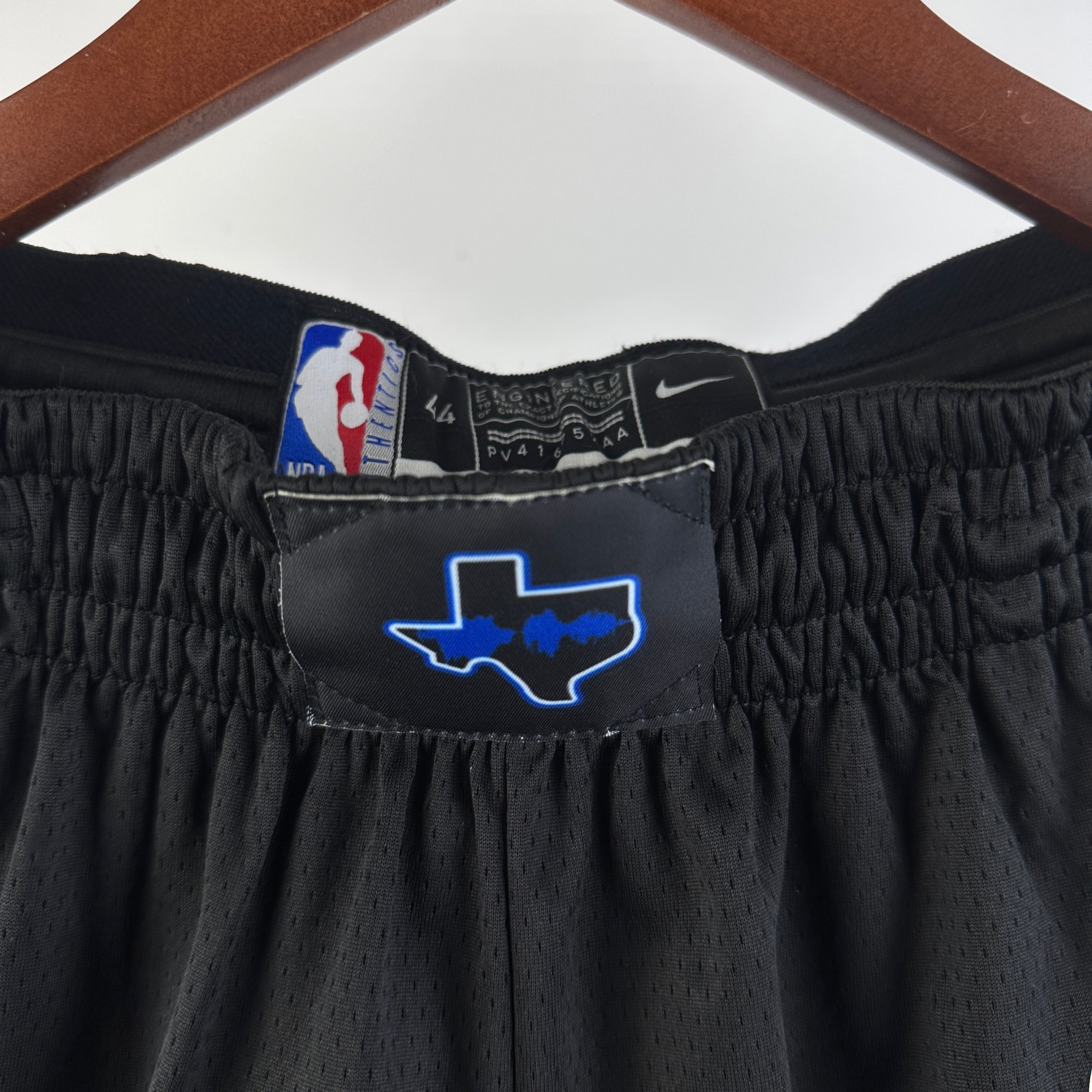 DALLAS MAVERICKS short