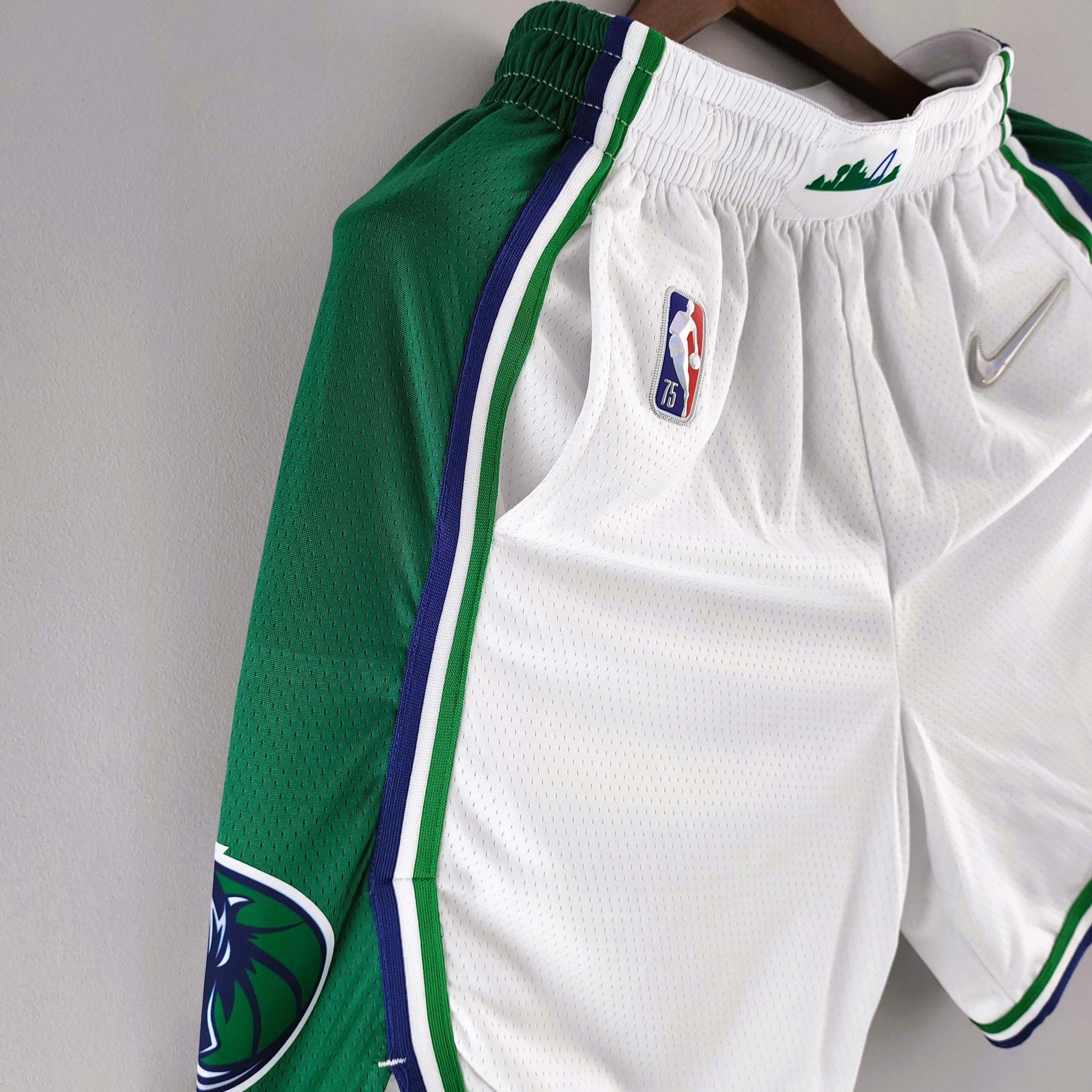 DALLAS MAVERICKS short