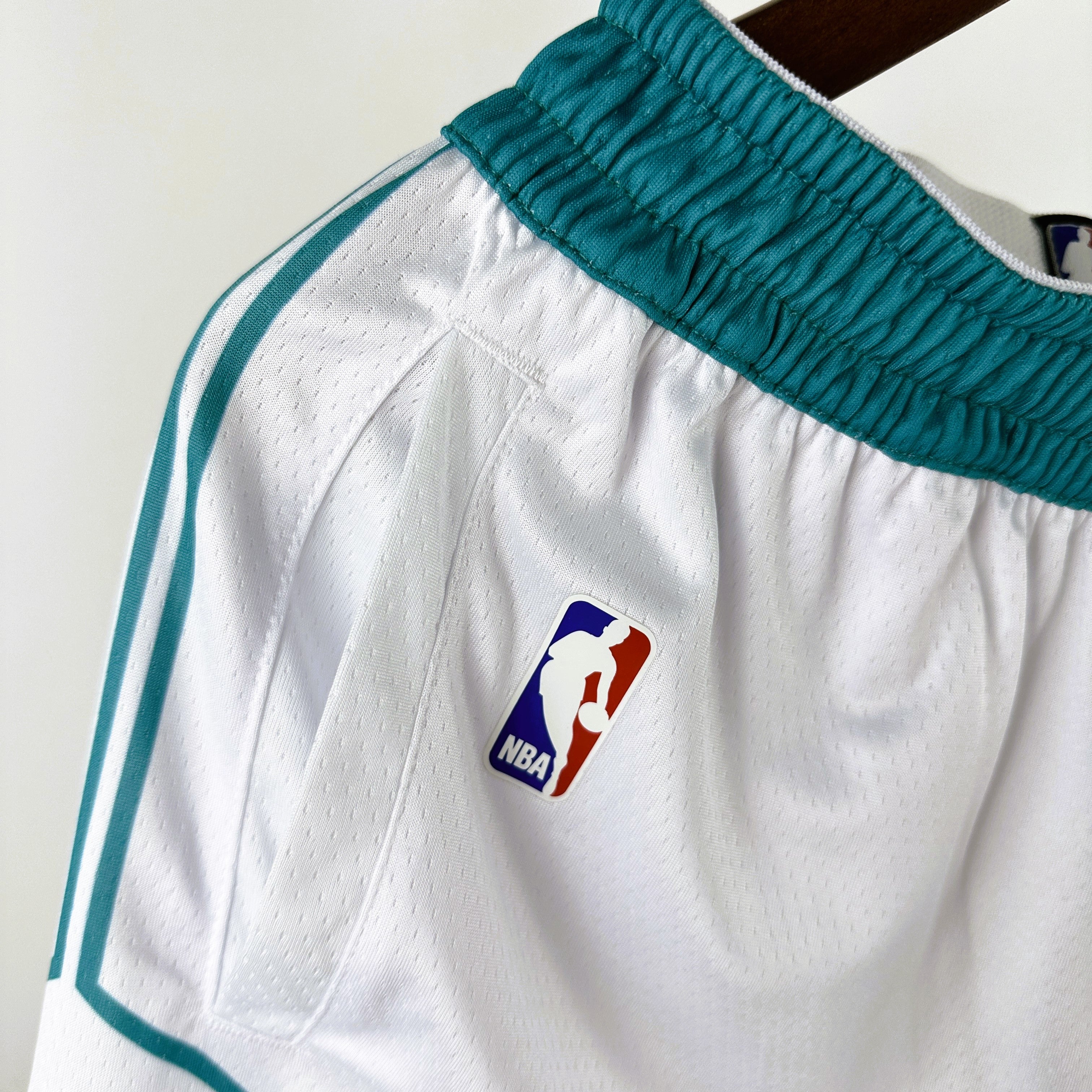 CHARLOTTE HORNETS short