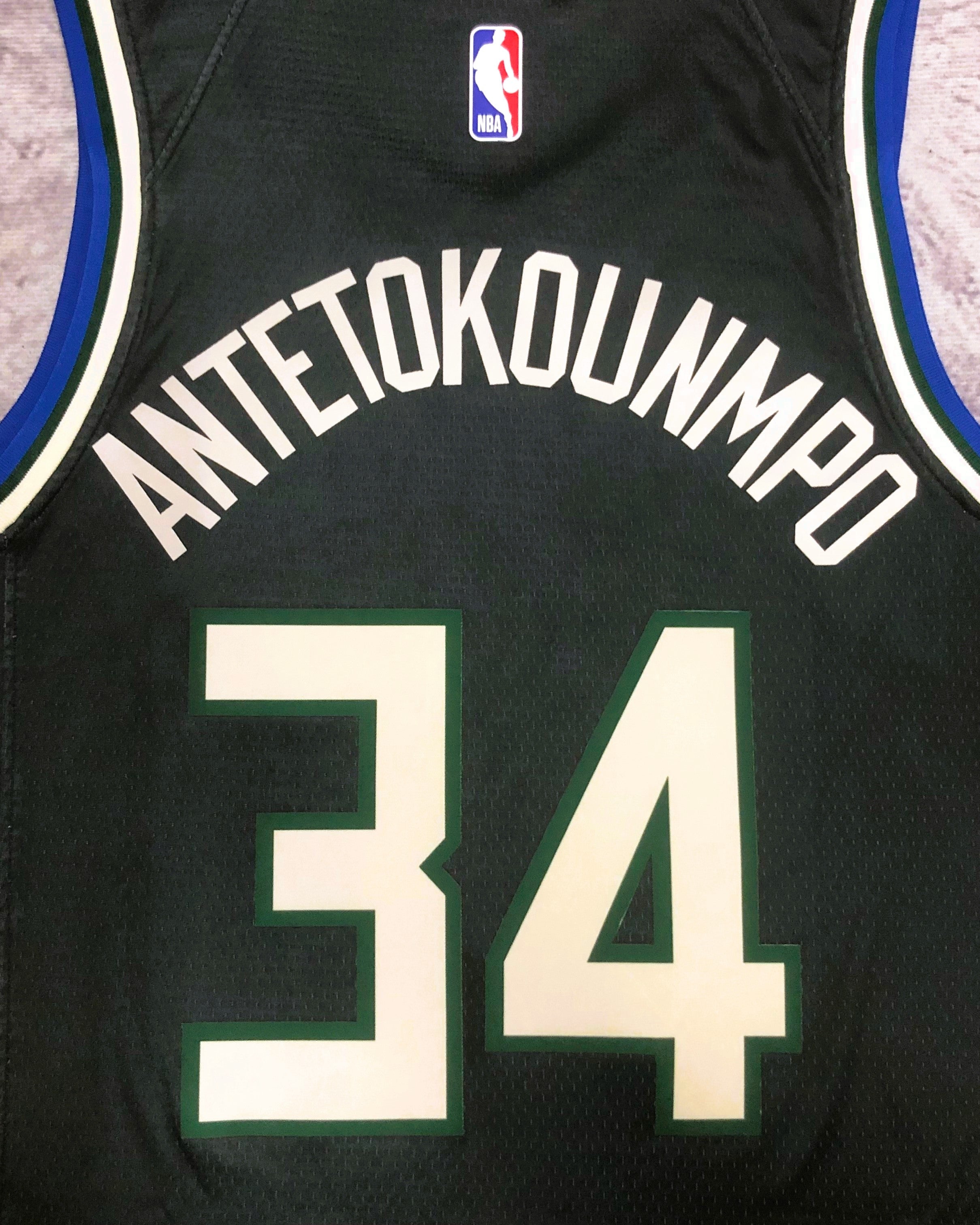 ANTETOKOUNMPO GIANNIS (Mil)