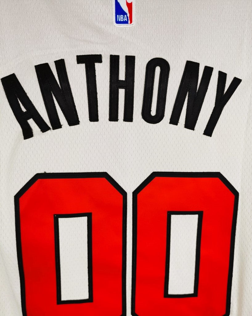 ANTHONY CARMELO (Por)